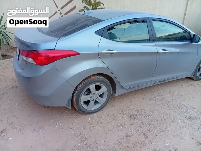 Hyundai Elantra 2013 photo 2