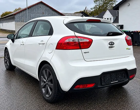 Kia Rio 2013 photo 3