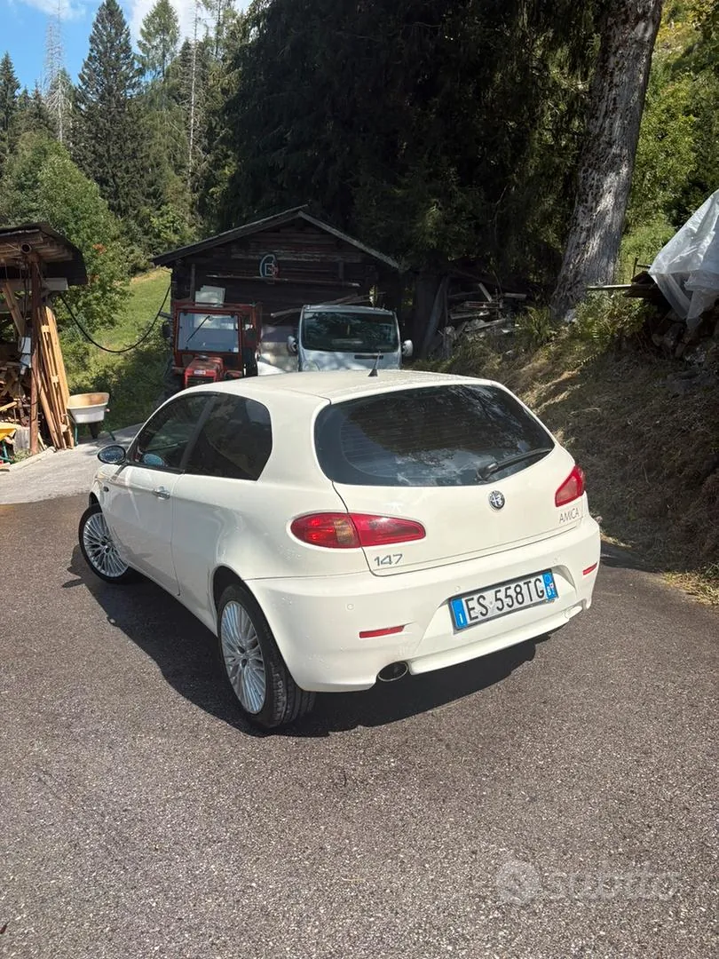 Alfa Romeo 147 2007 photo 2