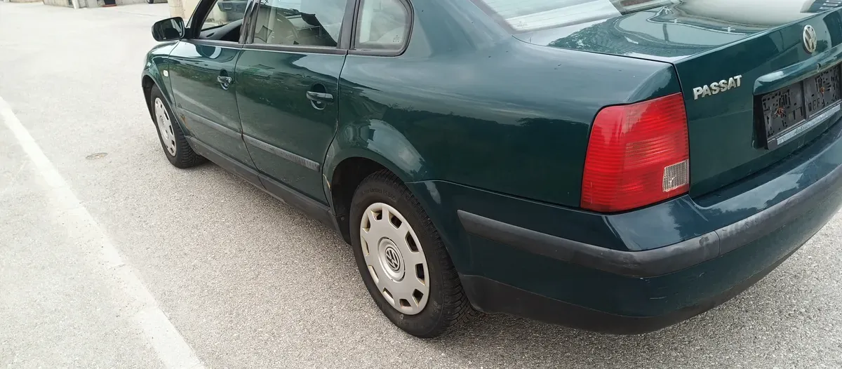 Volkswagen Passat 2000 photo 2