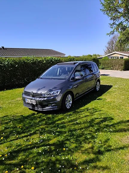 Volkswagen Touran 2017 photo 2