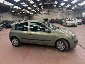 Renault Clio 2001 photo 3