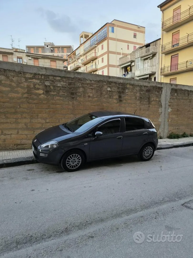 Fiat Punto 2013 photo 2