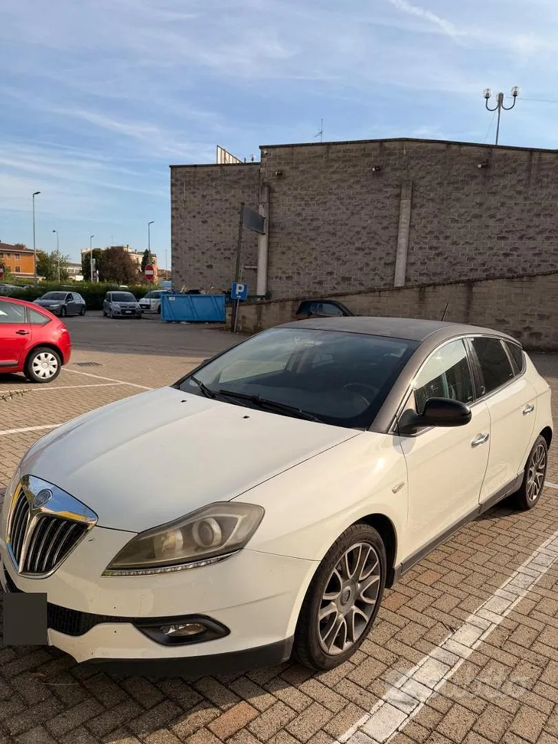 Lancia Delta 2010 photo 2