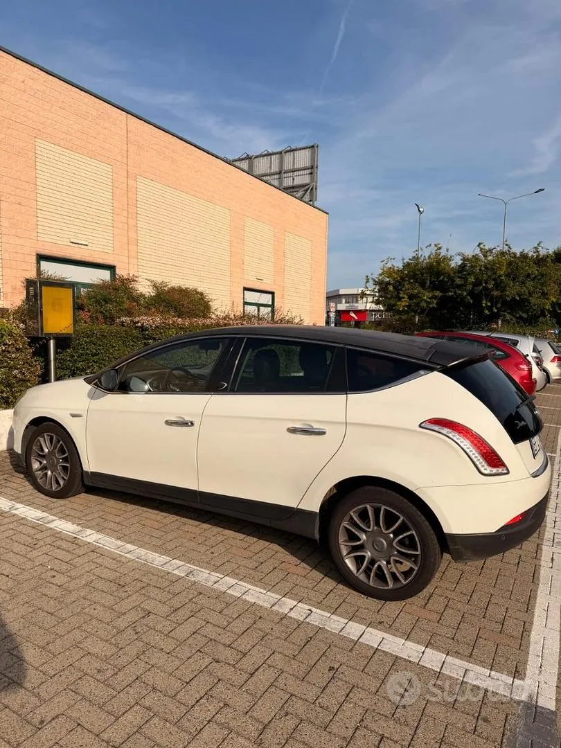 Lancia Delta 2010 photo 3