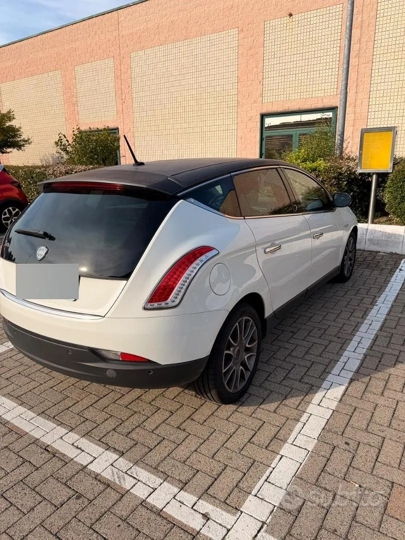 Lancia Delta 2010 photo 4