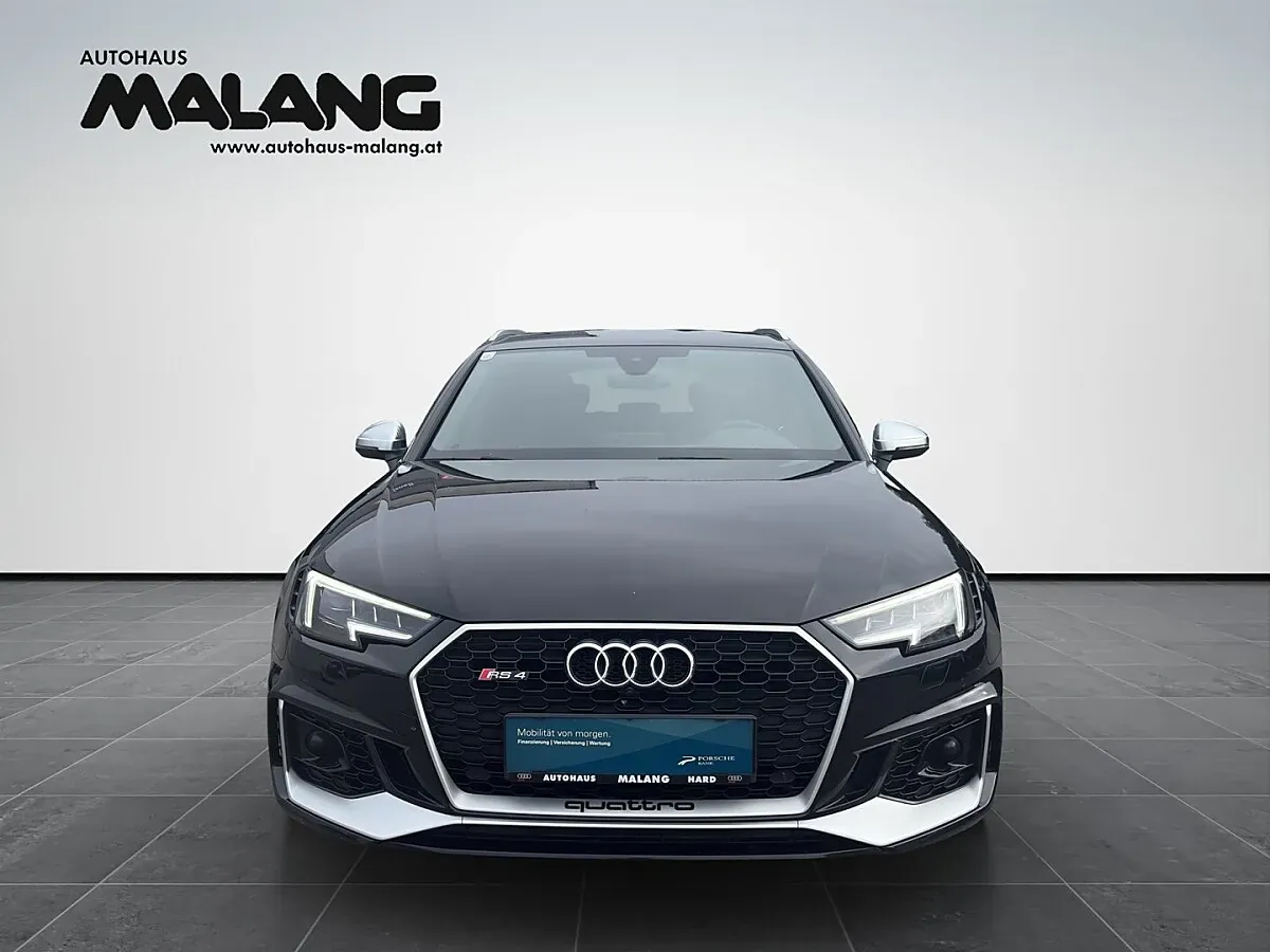 Audi A4 2019 photo 2