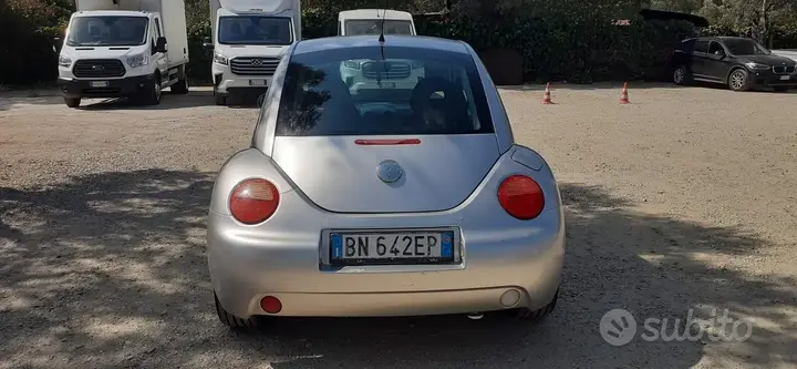 Volkswagen Beetle 2000 photo 5