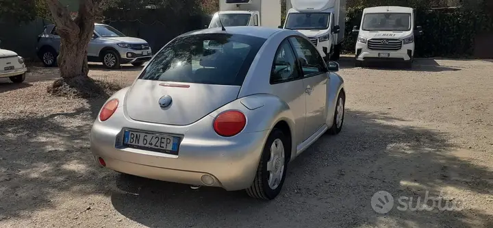 Volkswagen Beetle 2000 photo 4
