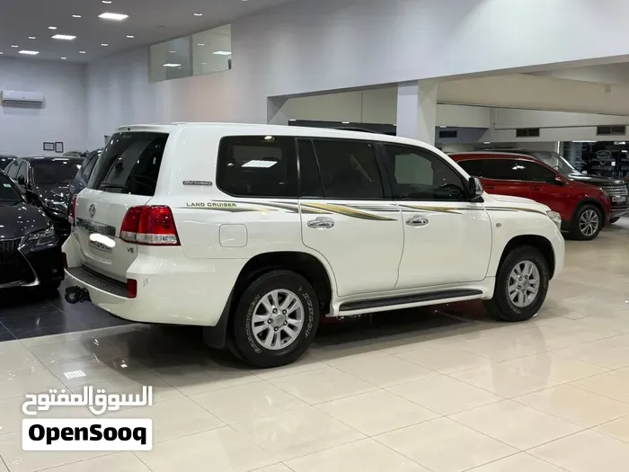 Toyota Land Cruiser 2010 photo 4
