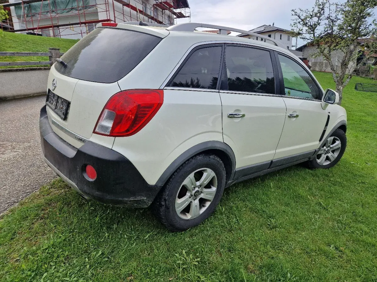 Opel Antara 2010 photo 2