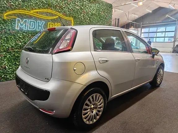 Fiat Punto Evo 2011 photo 4
