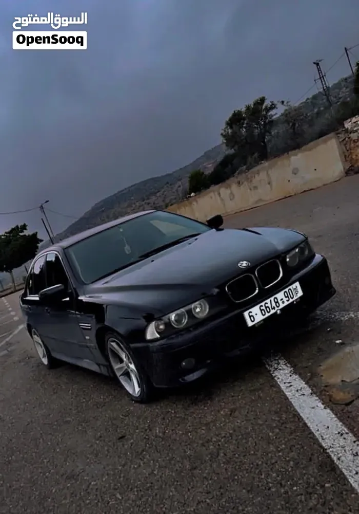 BMW E39 2002 photo 2