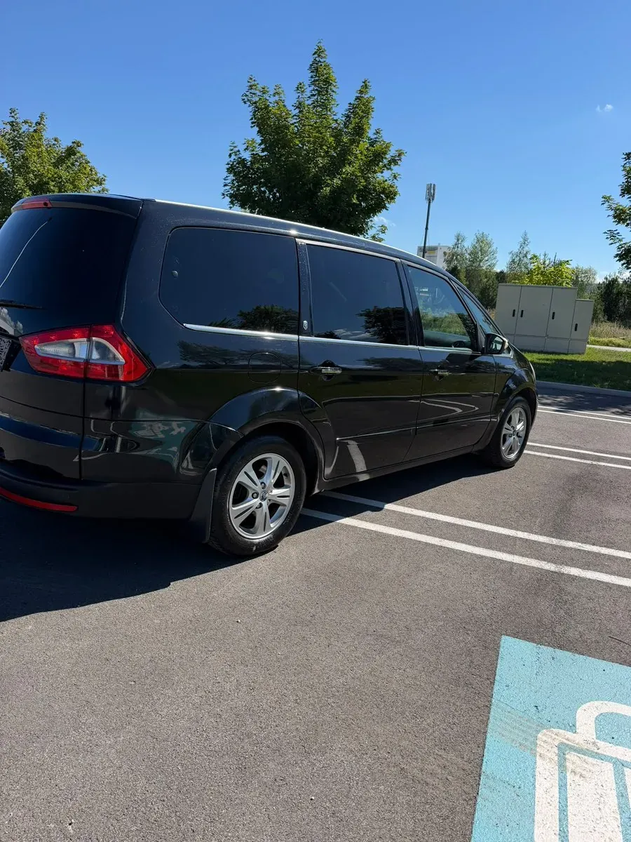 Ford Galaxy 2009 photo 2