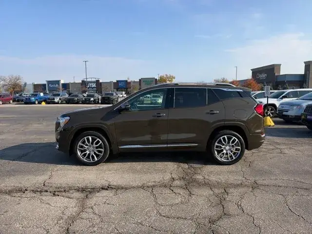 GMC Terrain 2023 photo 3