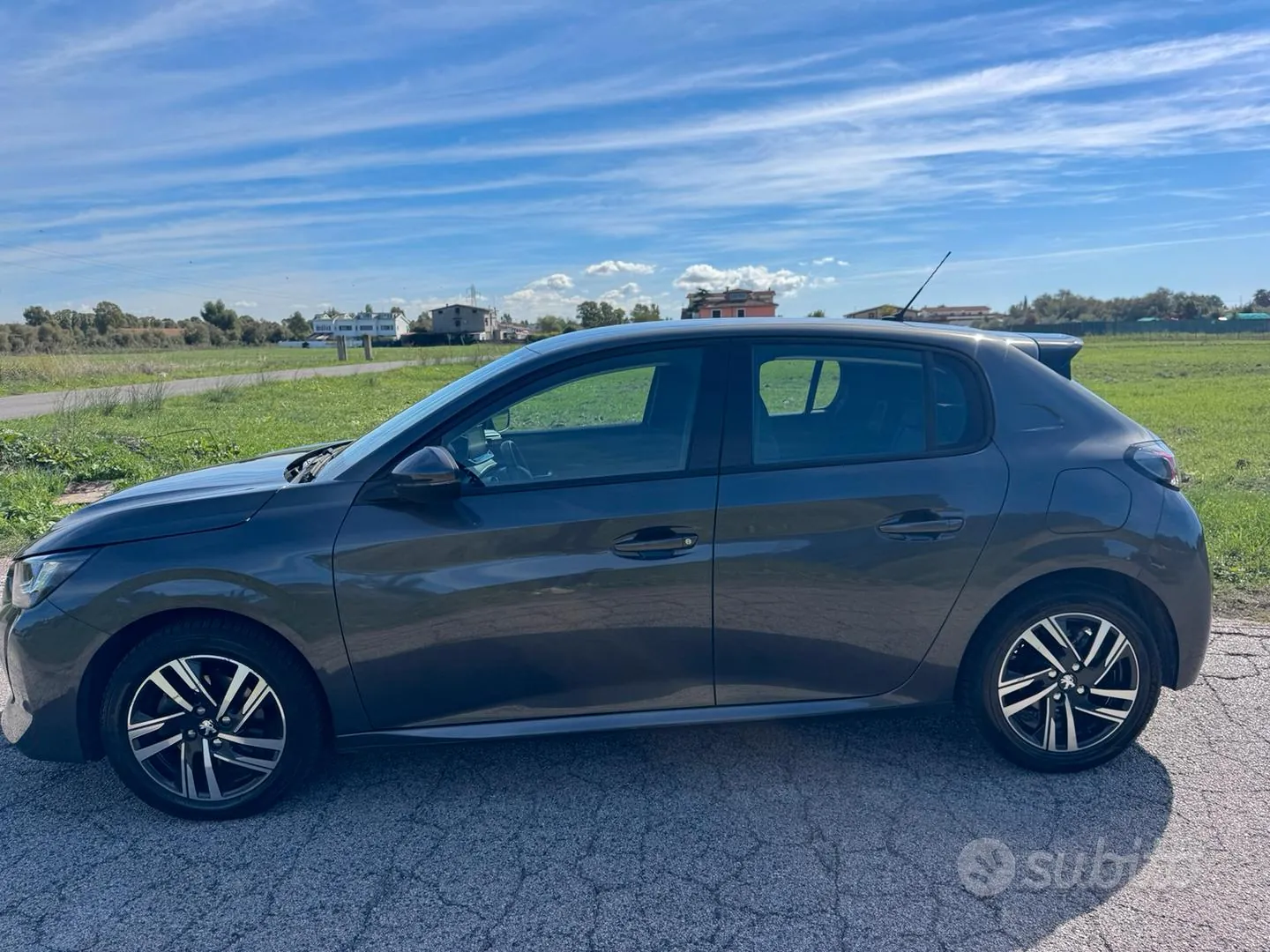 Peugeot 208 2025 photo 3