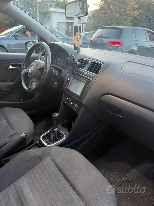 Volkswagen Polo 2010 photo 4