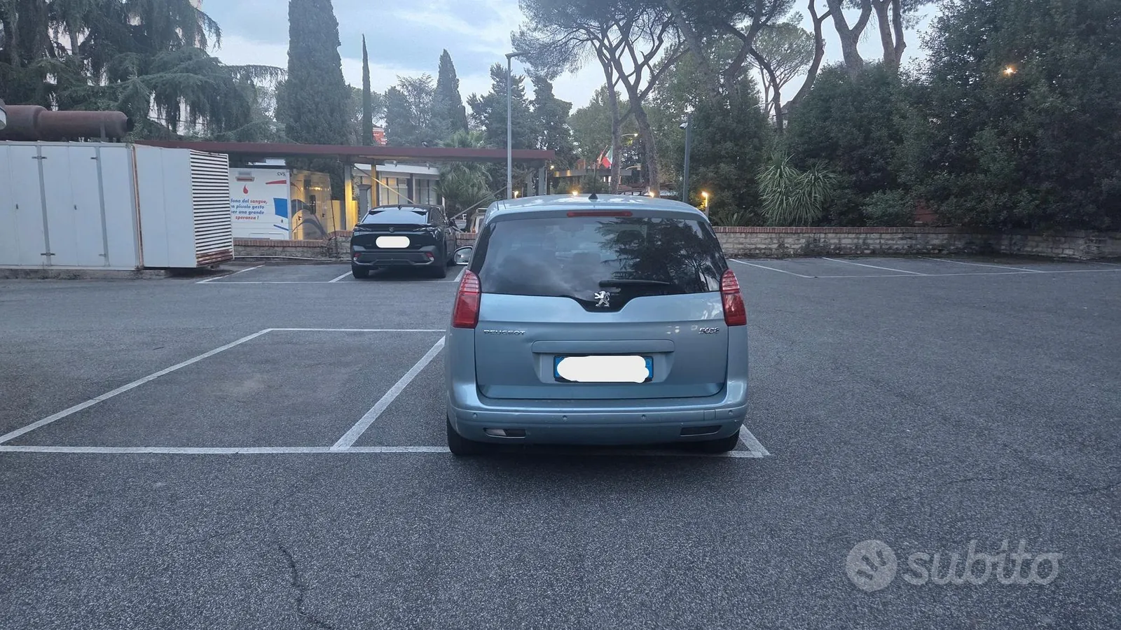 Peugeot 5008 2010 photo 2