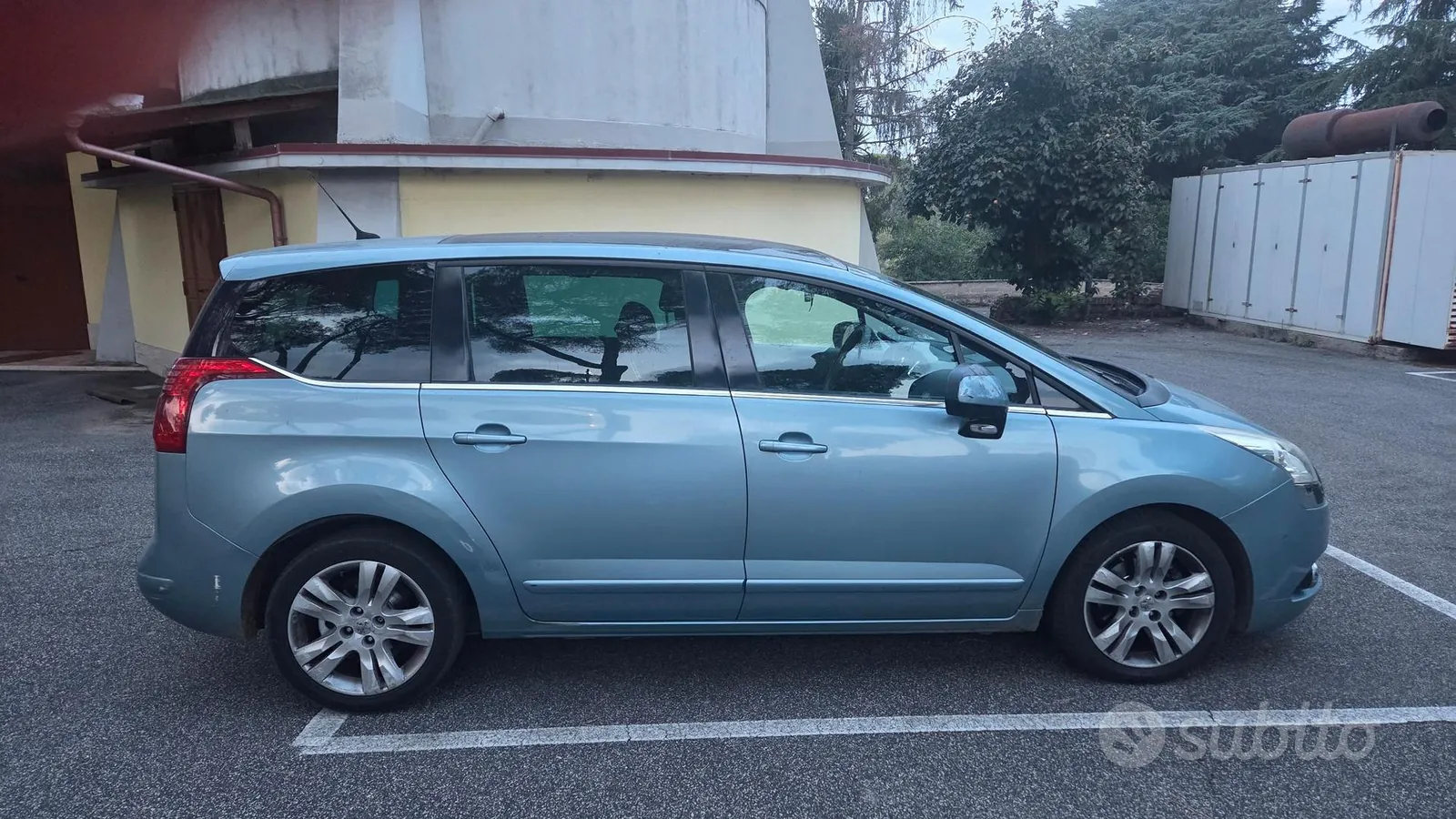 Peugeot 5008 2010 photo 4