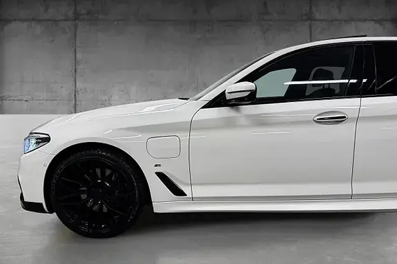 BMW 530E 2018 photo 3