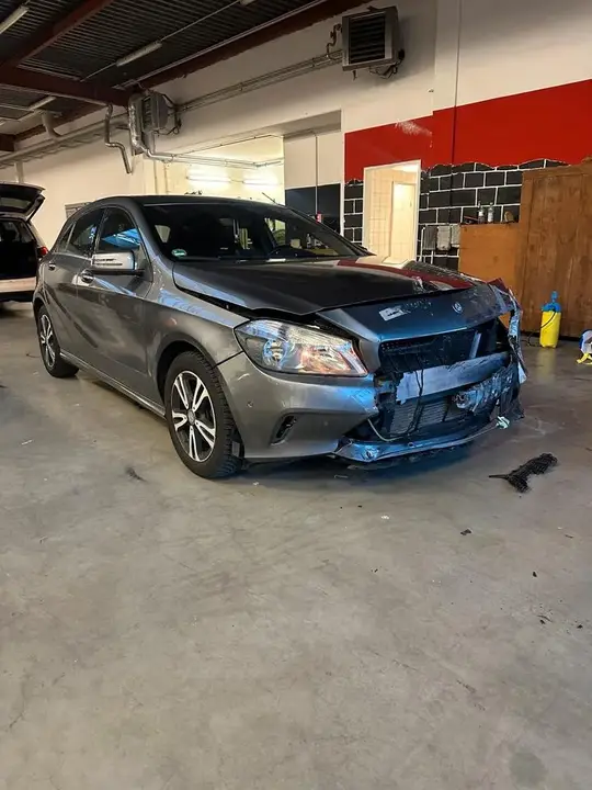 Mercedes-Benz A 180