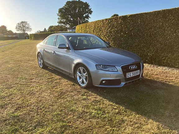 Audi A4 2008 photo 2