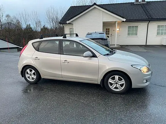 Hyundai I30 2010 photo 3