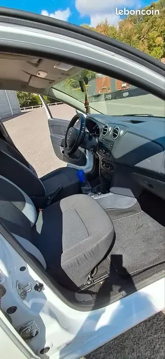Dacia Sandero 2014 photo 3