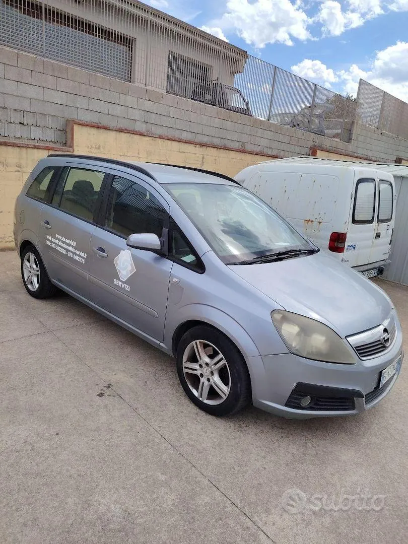 Opel Zafira 2005 photo 2
