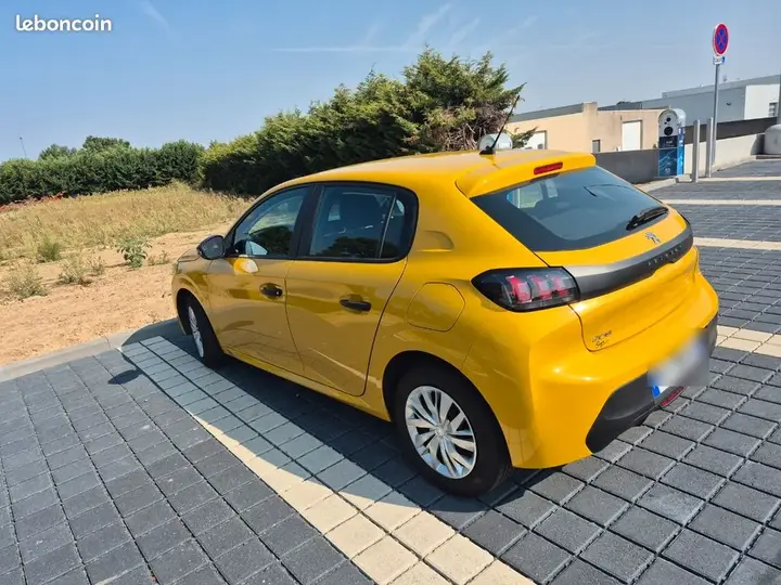 Peugeot 208 2022 photo 2