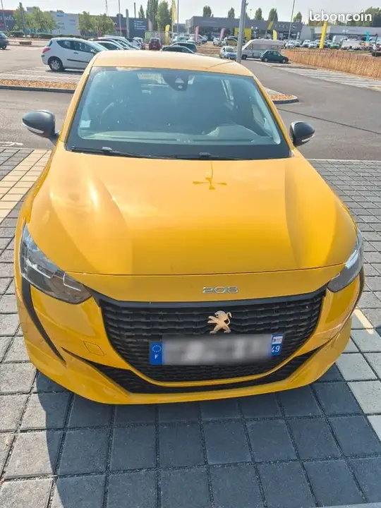 Peugeot 208 2022 photo 3