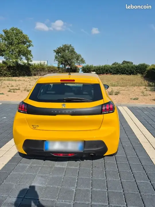 Peugeot 208 2022 photo 4