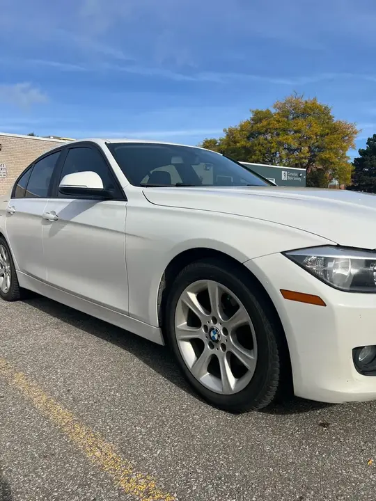 BMW 3 Series 2012 photo 3