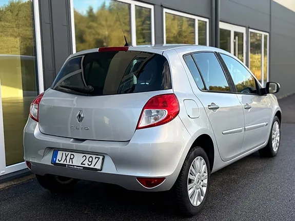 Renault Clio 2010 photo 3