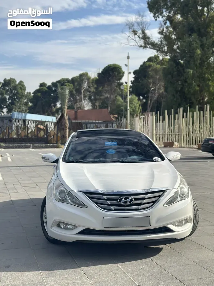 Hyundai Sonata 2011 photo 2