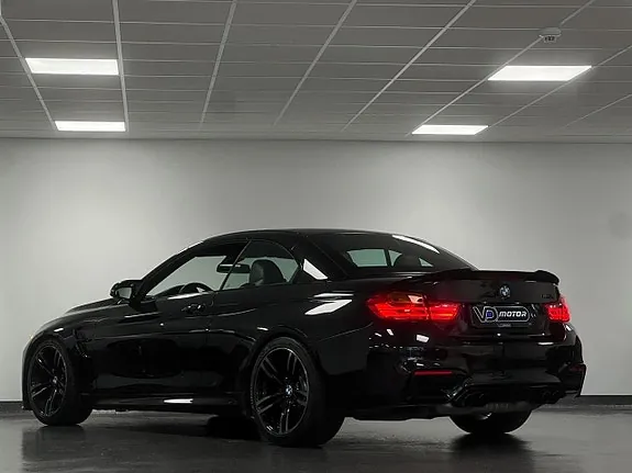 BMW M4 2015 photo 3