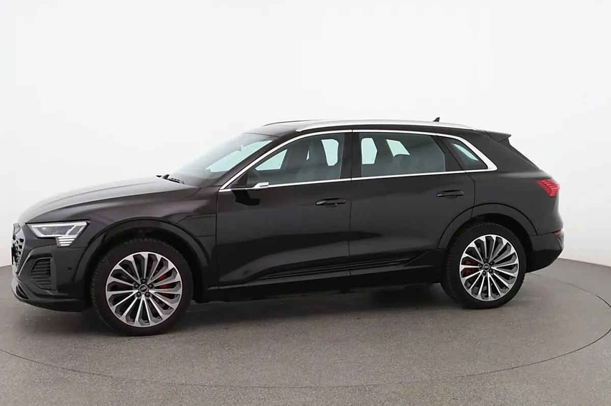 Audi Q8 2023 photo 2