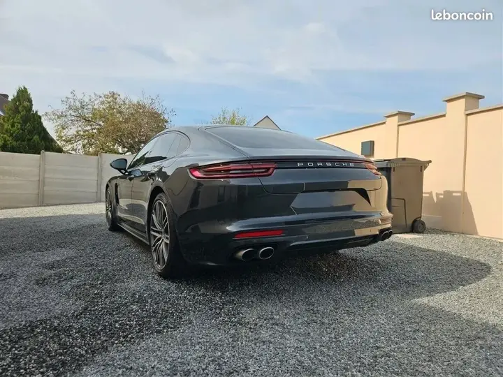 Porsche Panamera 2018 photo 2