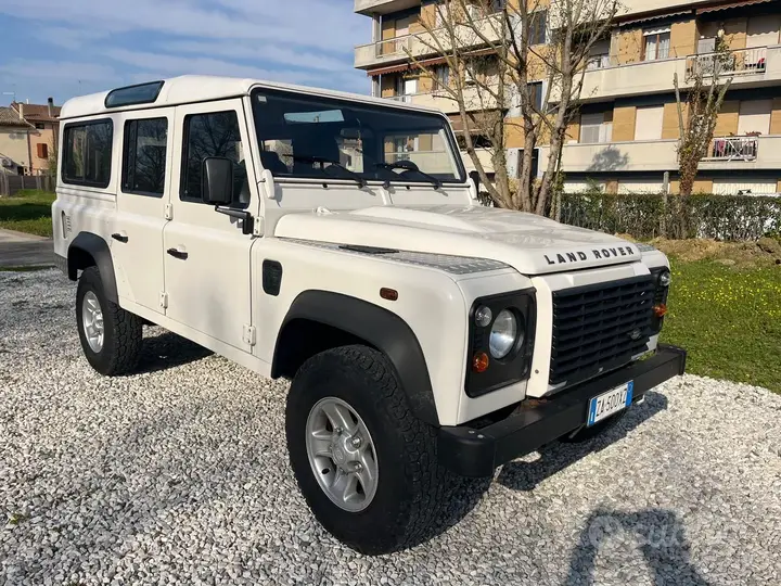 Land Rover Defender 2008 photo 2