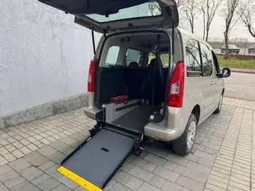 Citroen Berlingo 2010 photo 2