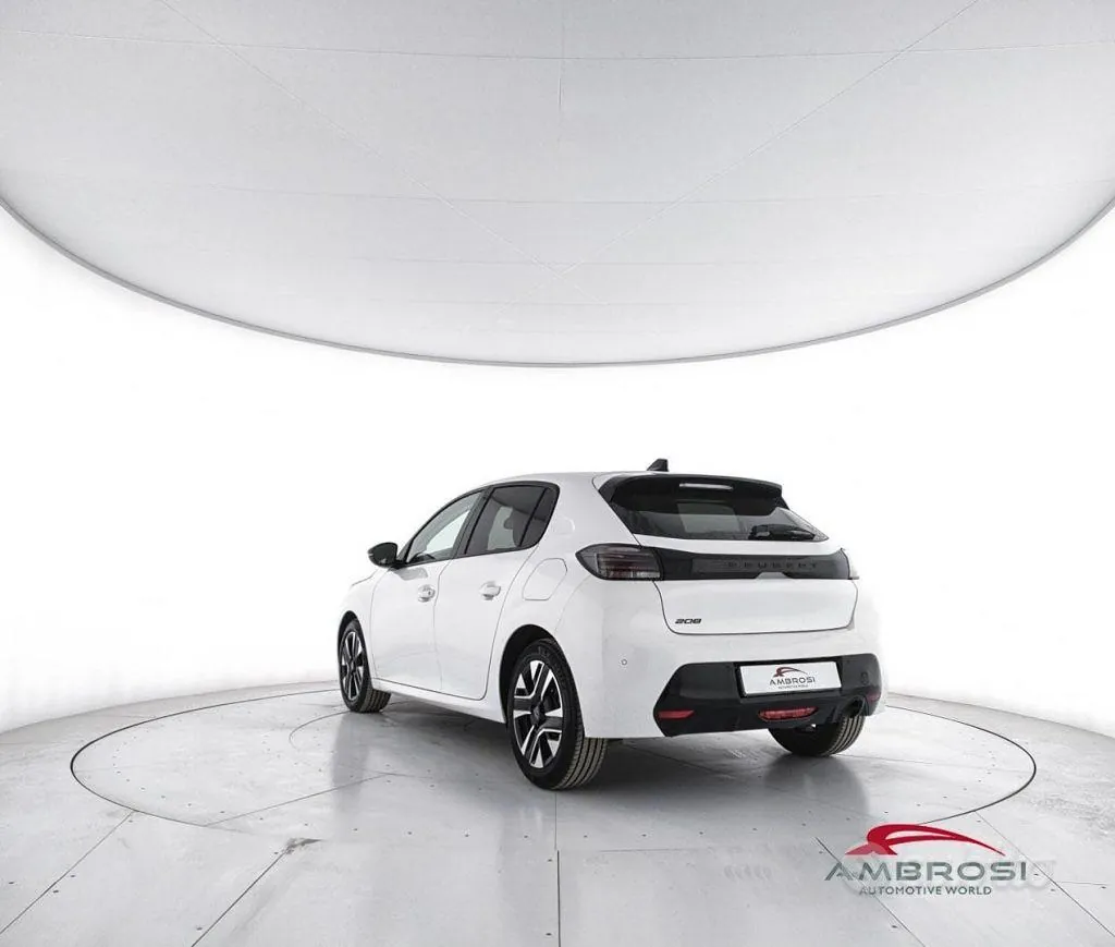 Peugeot 208 2025 photo 4