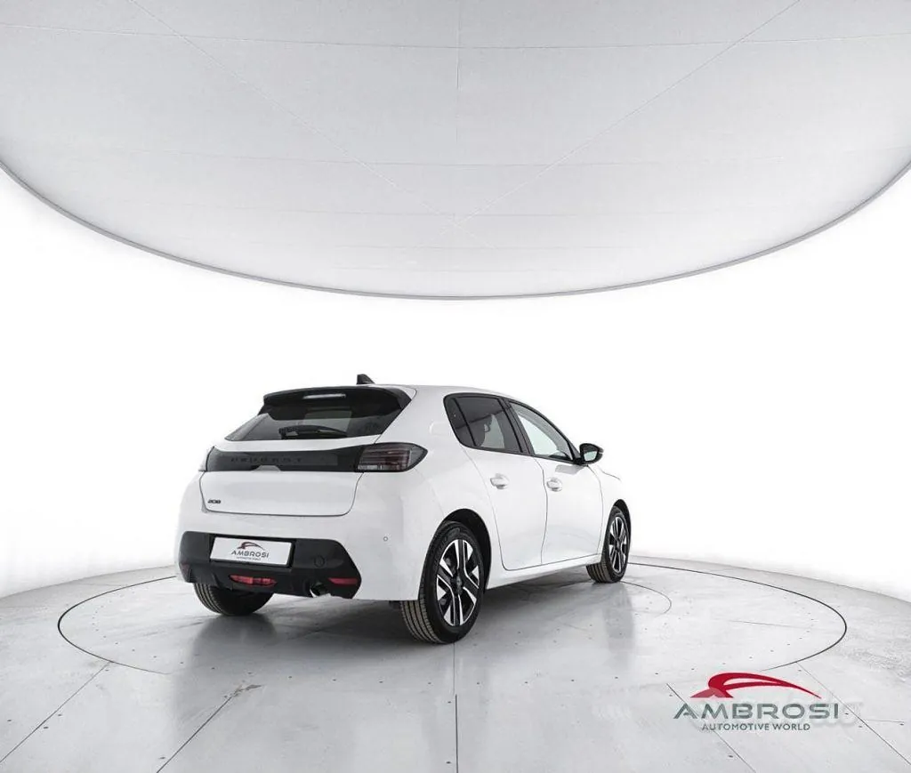 Peugeot 208 2025 photo 3