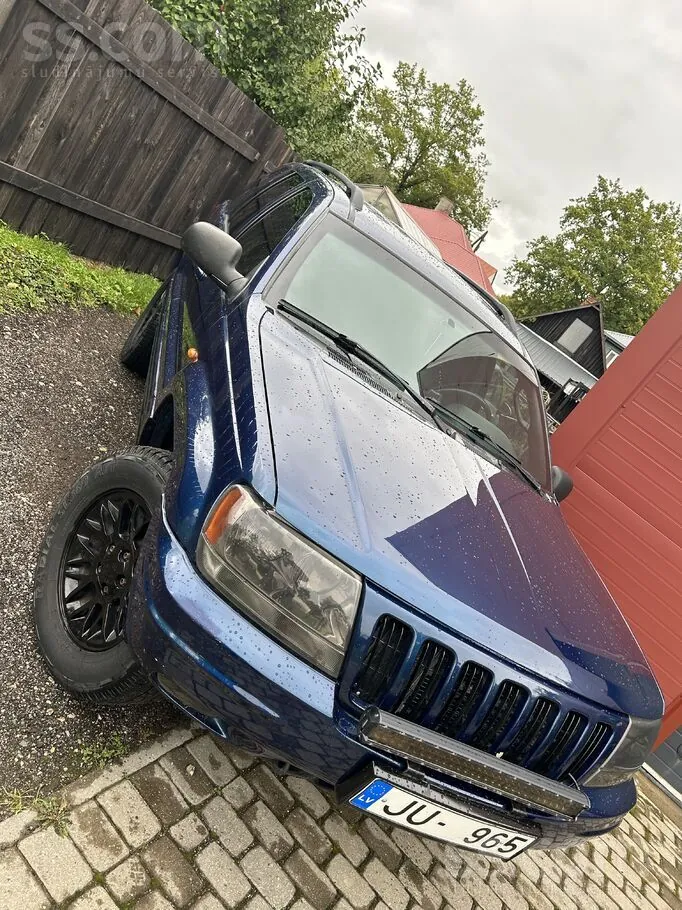 Jeep Grand Cherokee 2002 photo 2