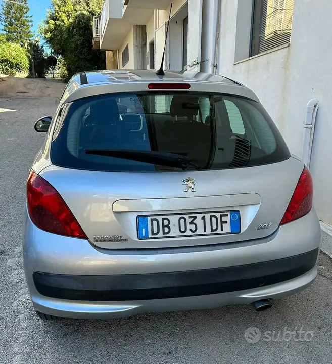 Peugeot 207 2006 photo 2