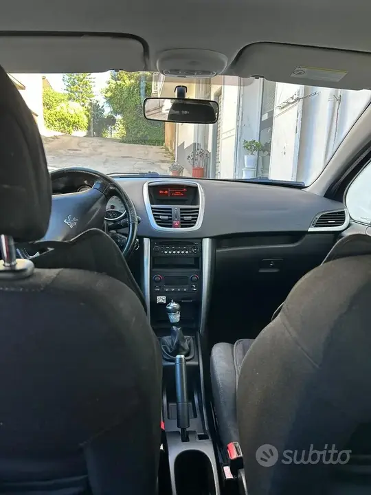 Peugeot 207 2006 photo 4