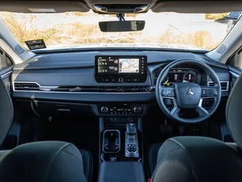 Mitsubishi Outlander 2026 photo 3