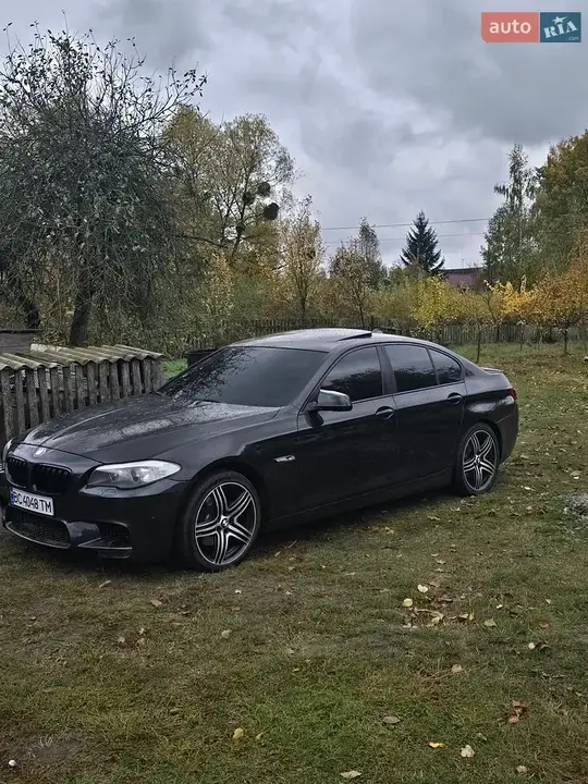 BMW 5 Series 2013 photo 2