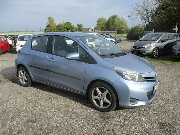 Toyota Yaris 2012 photo 3