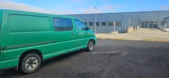 Toyota Hiace 2010 photo 3