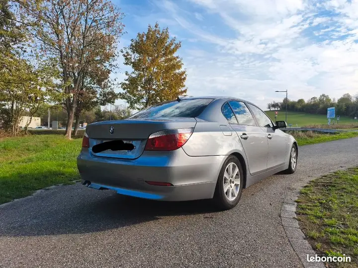 BMW 5 Series 2004 photo 2